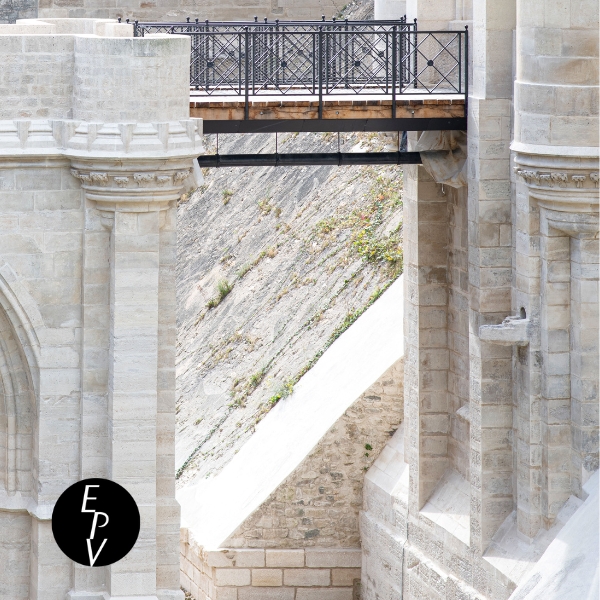 restauration du pont-levis du donjon au château de Vincennes