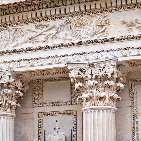 ornements et sculptures rénovés au château d'Ecouen