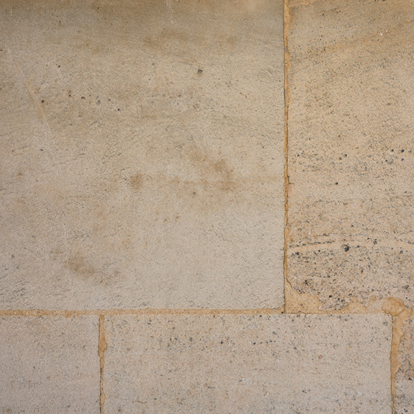 détail des pierres utilisées pour restaurer notre dame de lorette