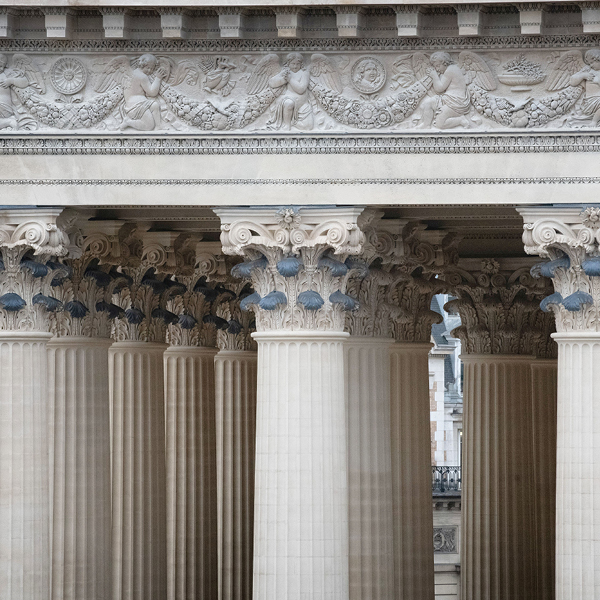 restauration des colonnes corinthiennes de la Madeleine