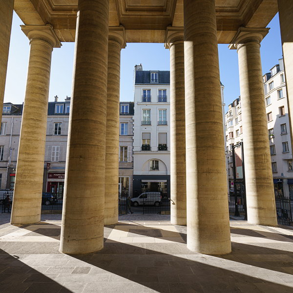 rénovation des pierres massives des colonnes
