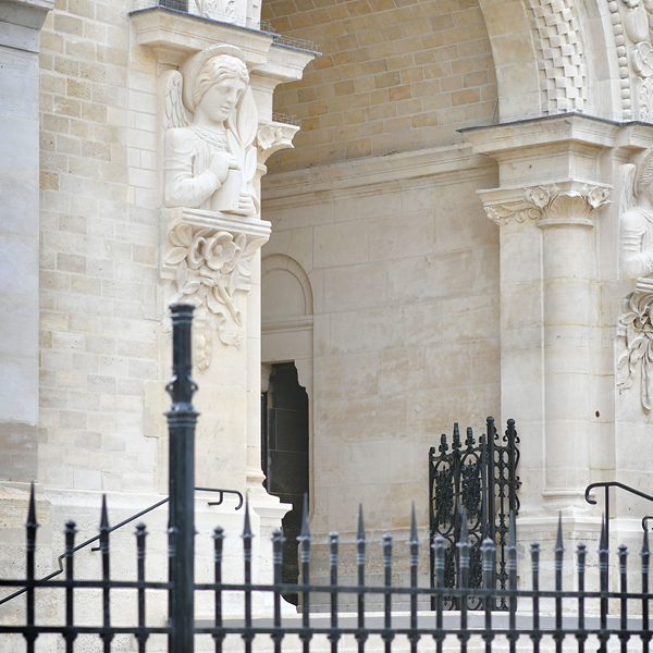 restauration et réhabilitation du massif d'entrée dans son intégralité